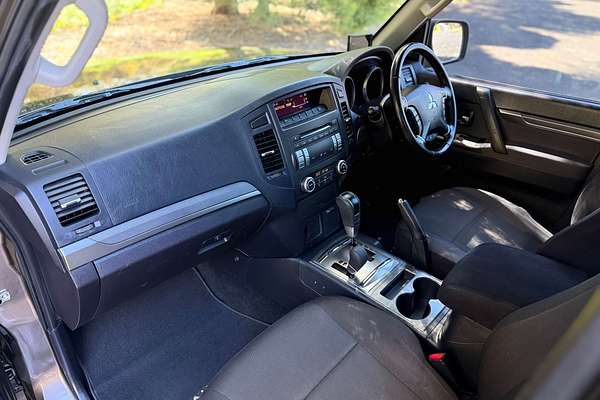 2010 Mitsubishi Pajero GLS NT