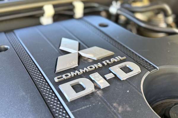 2010 Mitsubishi Pajero GLS NT