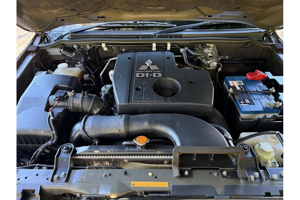 2010 Mitsubishi Pajero GLS NT