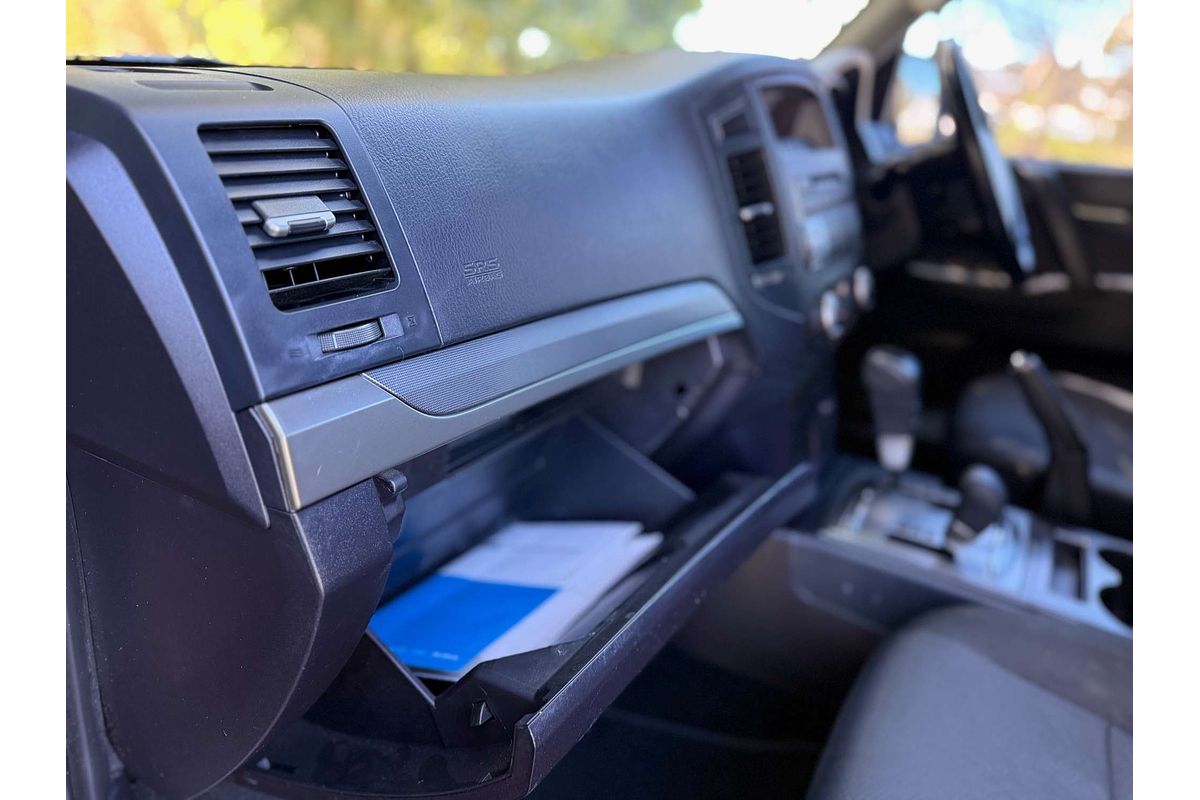 2010 Mitsubishi Pajero GLS NT