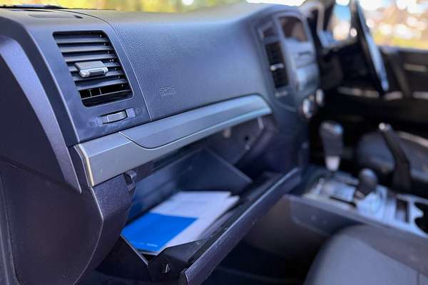 2010 Mitsubishi Pajero GLS NT