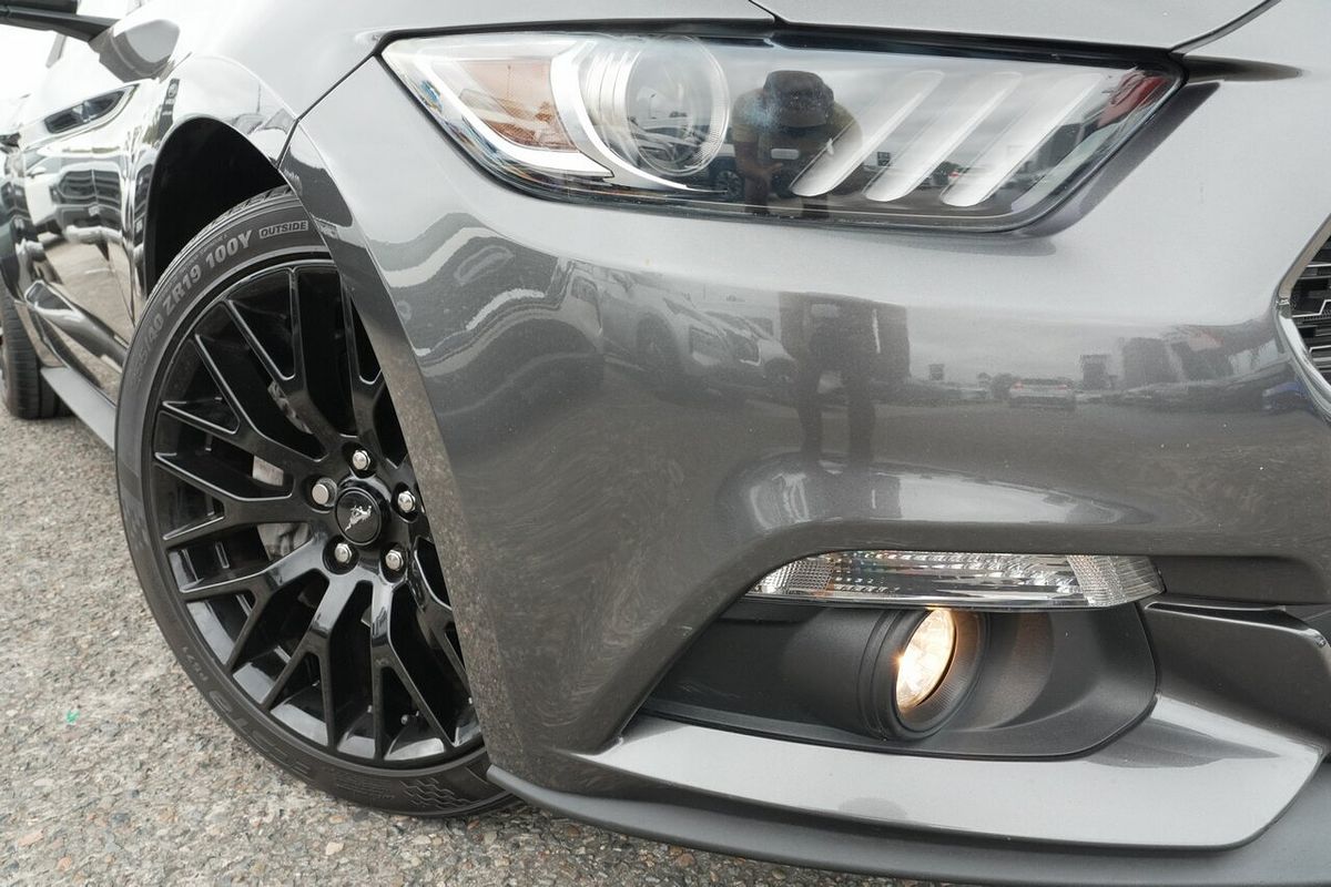 2016 Ford Mustang  FM