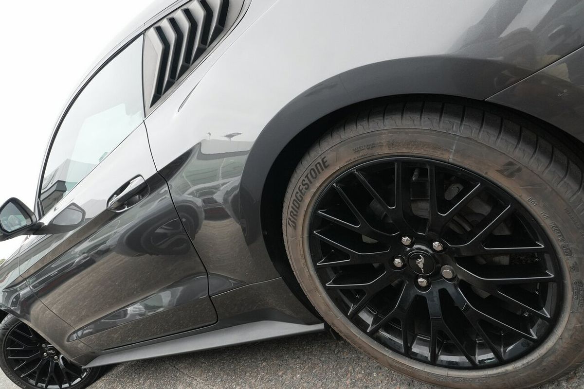 2016 Ford Mustang  FM