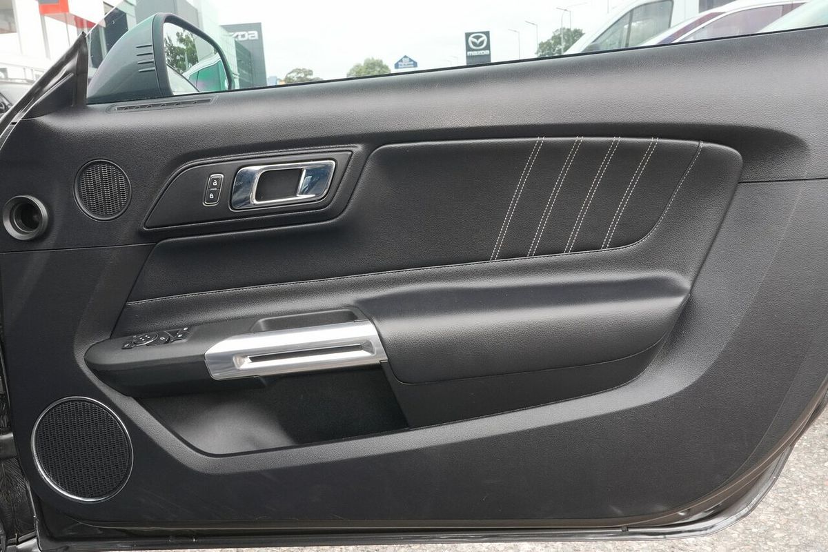 2016 Ford Mustang  FM