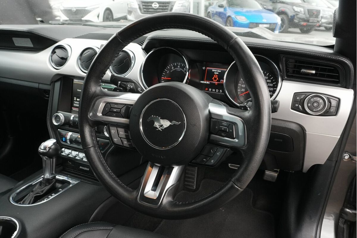 2016 Ford Mustang  FM