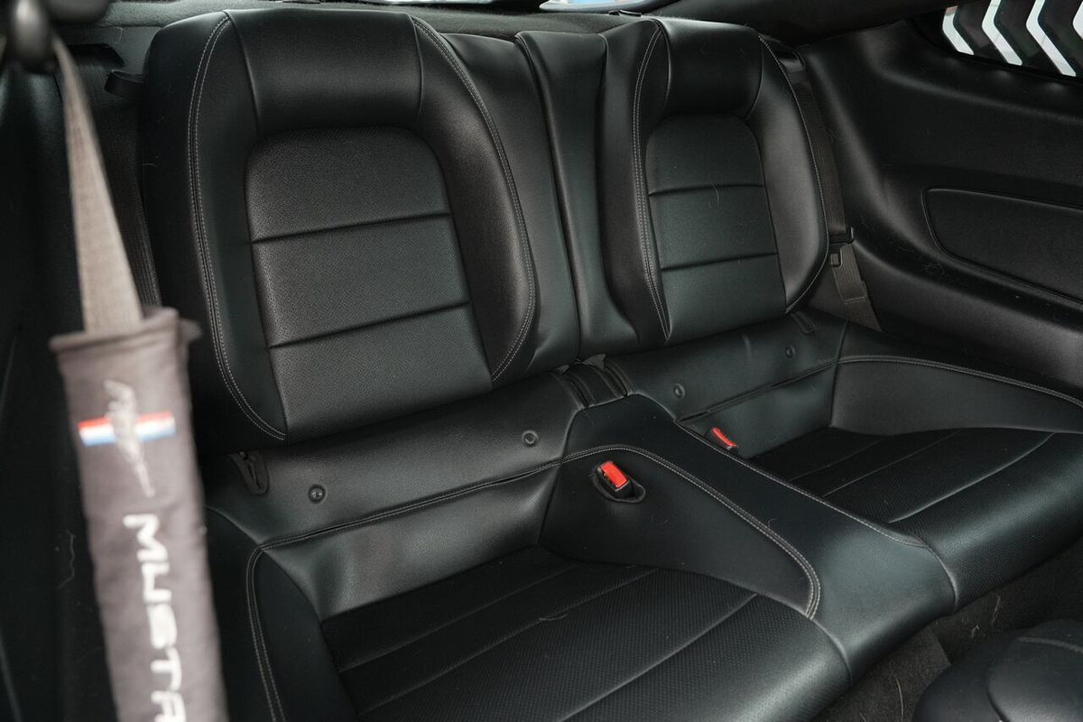 2016 Ford Mustang  FM