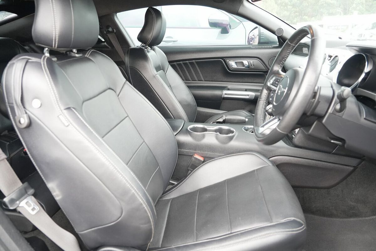 2016 Ford Mustang  FM