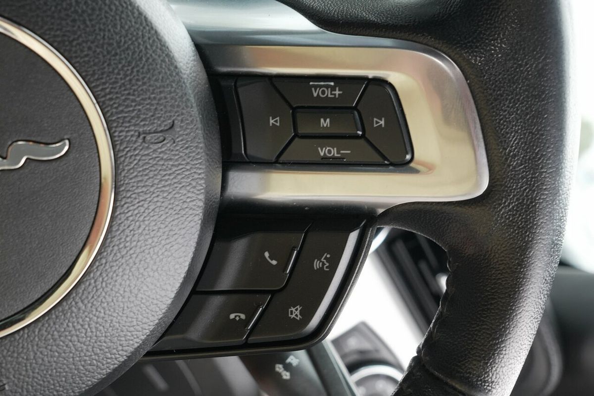 2016 Ford Mustang  FM