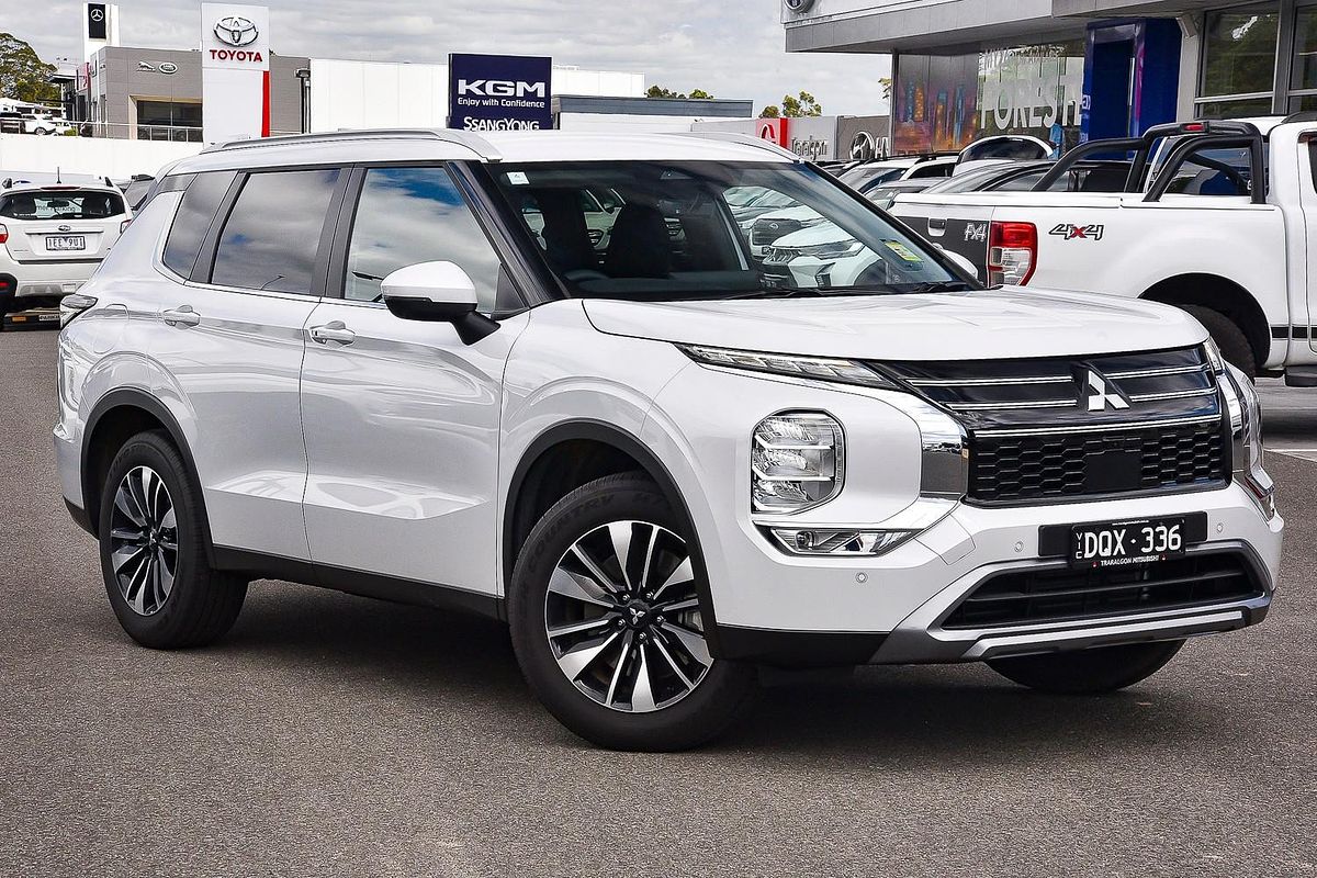 2025 Mitsubishi Outlander LS ZM