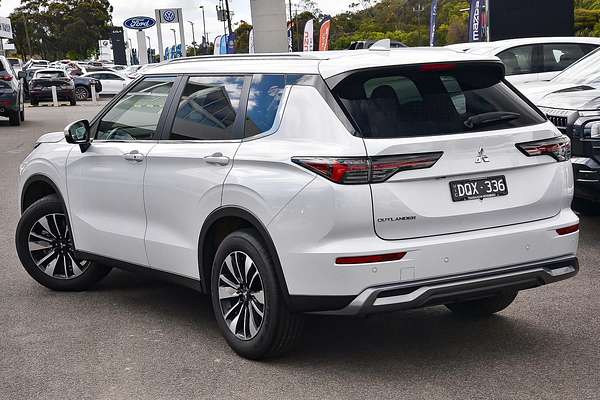 2025 Mitsubishi Outlander LS ZM