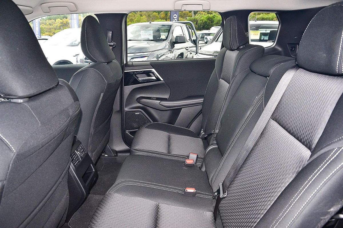 2025 Mitsubishi Outlander LS ZM