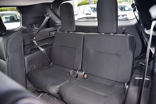 2025 Mitsubishi Outlander LS ZM