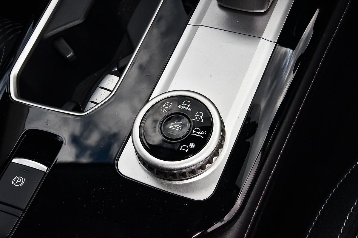 2025 Mitsubishi Outlander LS ZM