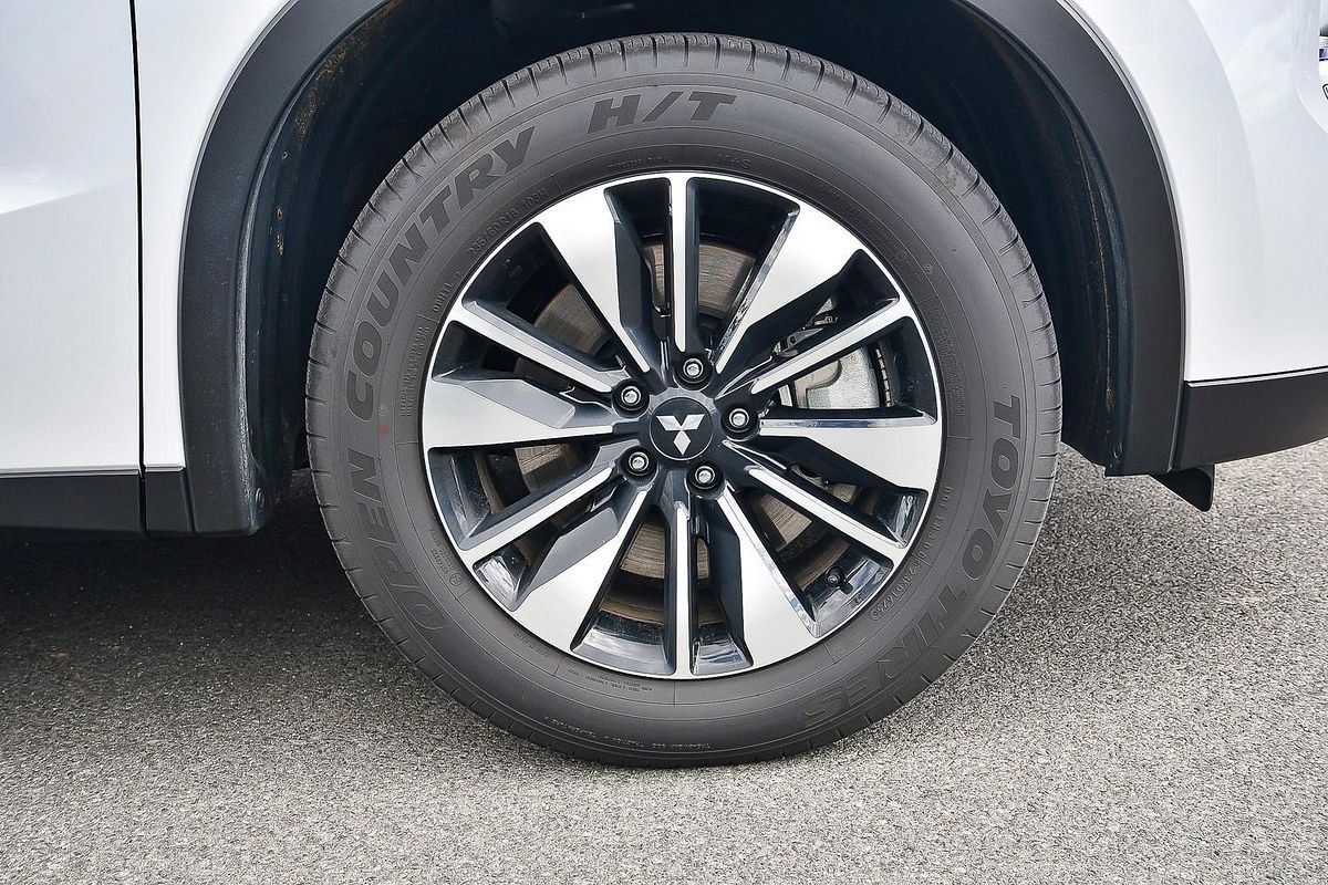 2025 Mitsubishi Outlander LS ZM