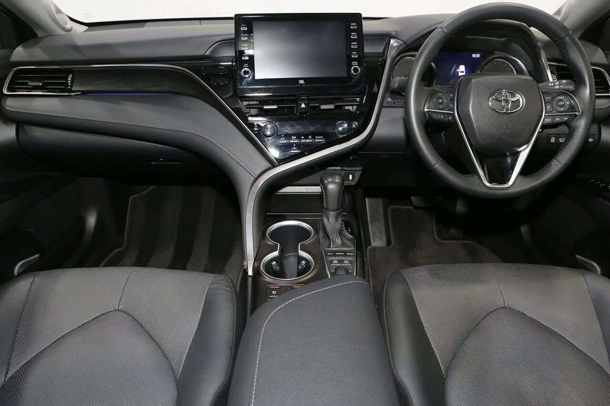 2022 Toyota Camry SL AXVH70R