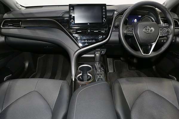 2022 Toyota Camry SL AXVH70R