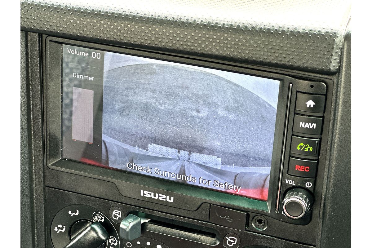 2023 Isuzu N Series NNR 45-150 Vanpack MWB