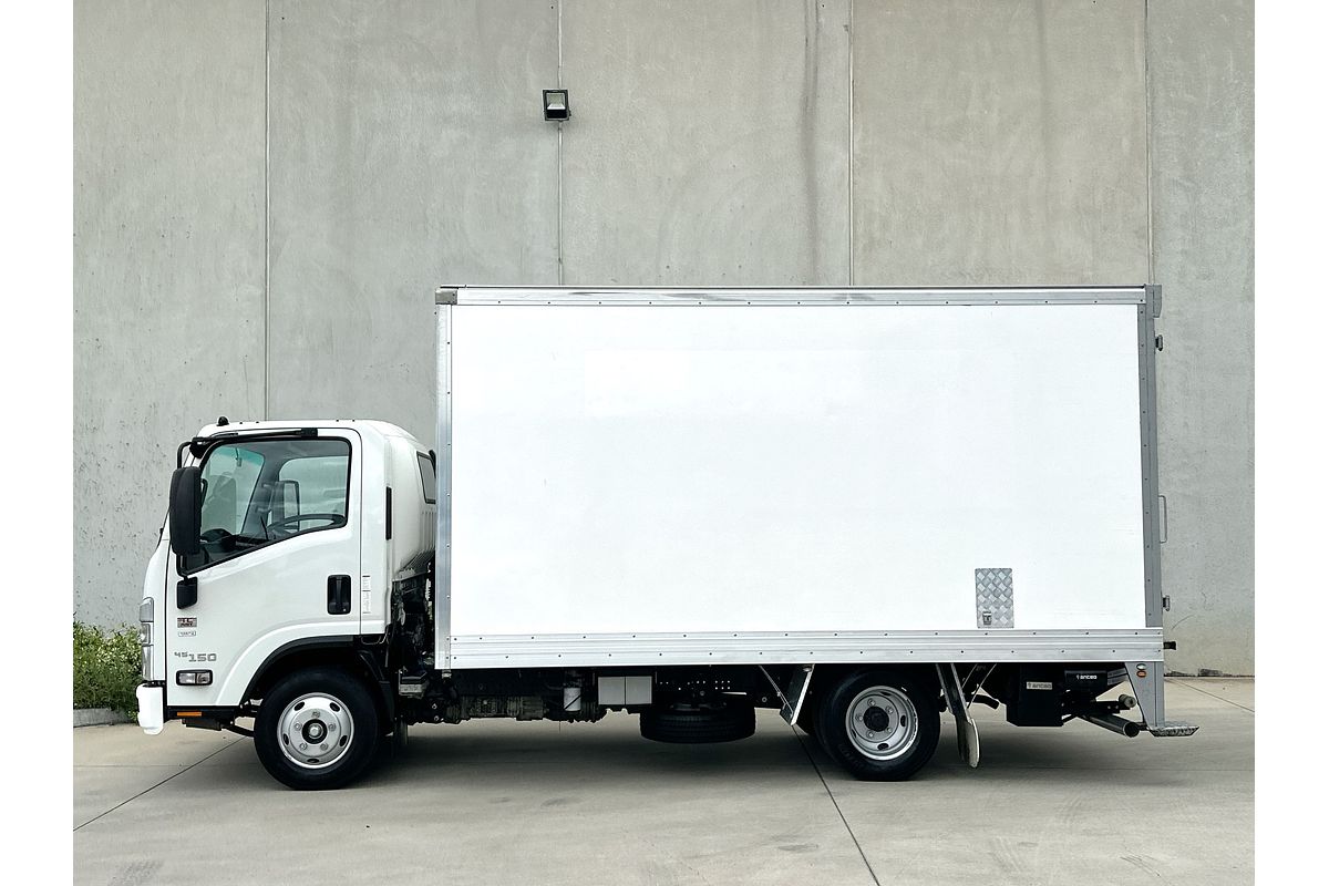 2023 Isuzu N Series NNR 45-150 Vanpack MWB