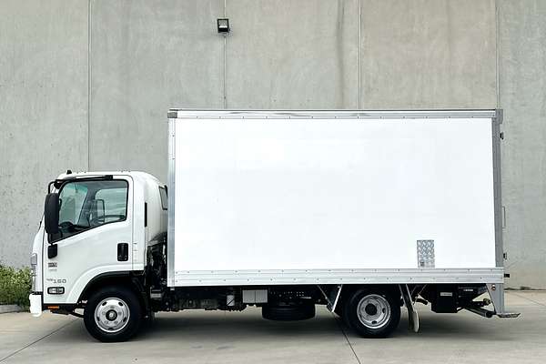 2023 Isuzu N Series NNR 45-150 Vanpack MWB