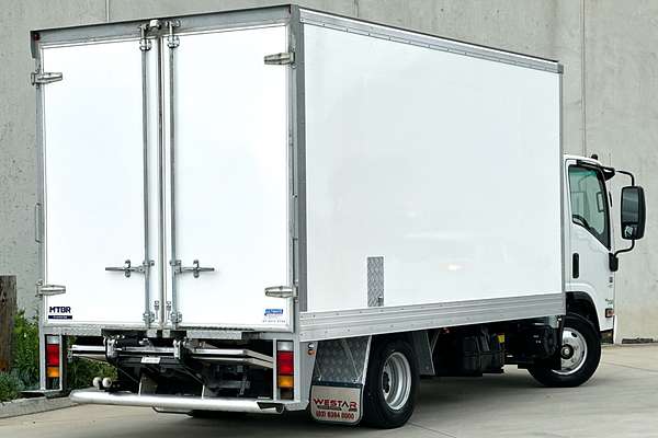 2023 Isuzu N Series NNR 45-150 Vanpack MWB