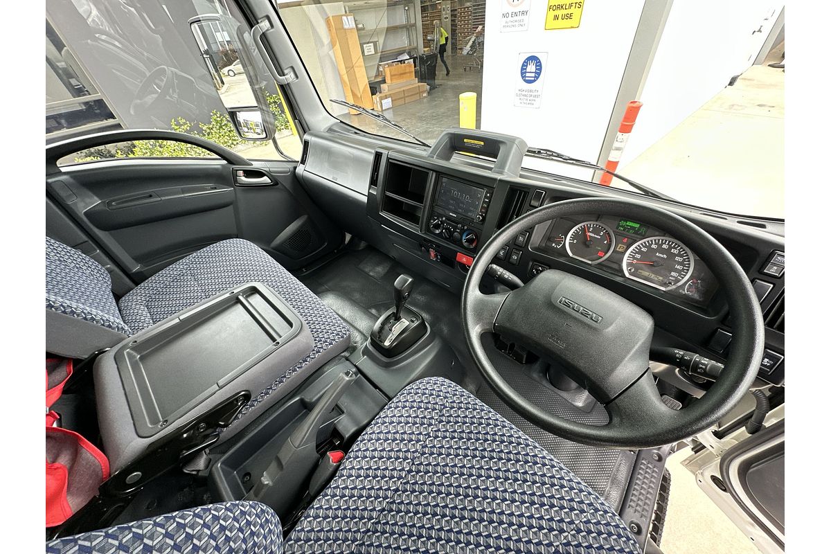 2023 Isuzu N Series NNR 45-150 Vanpack MWB