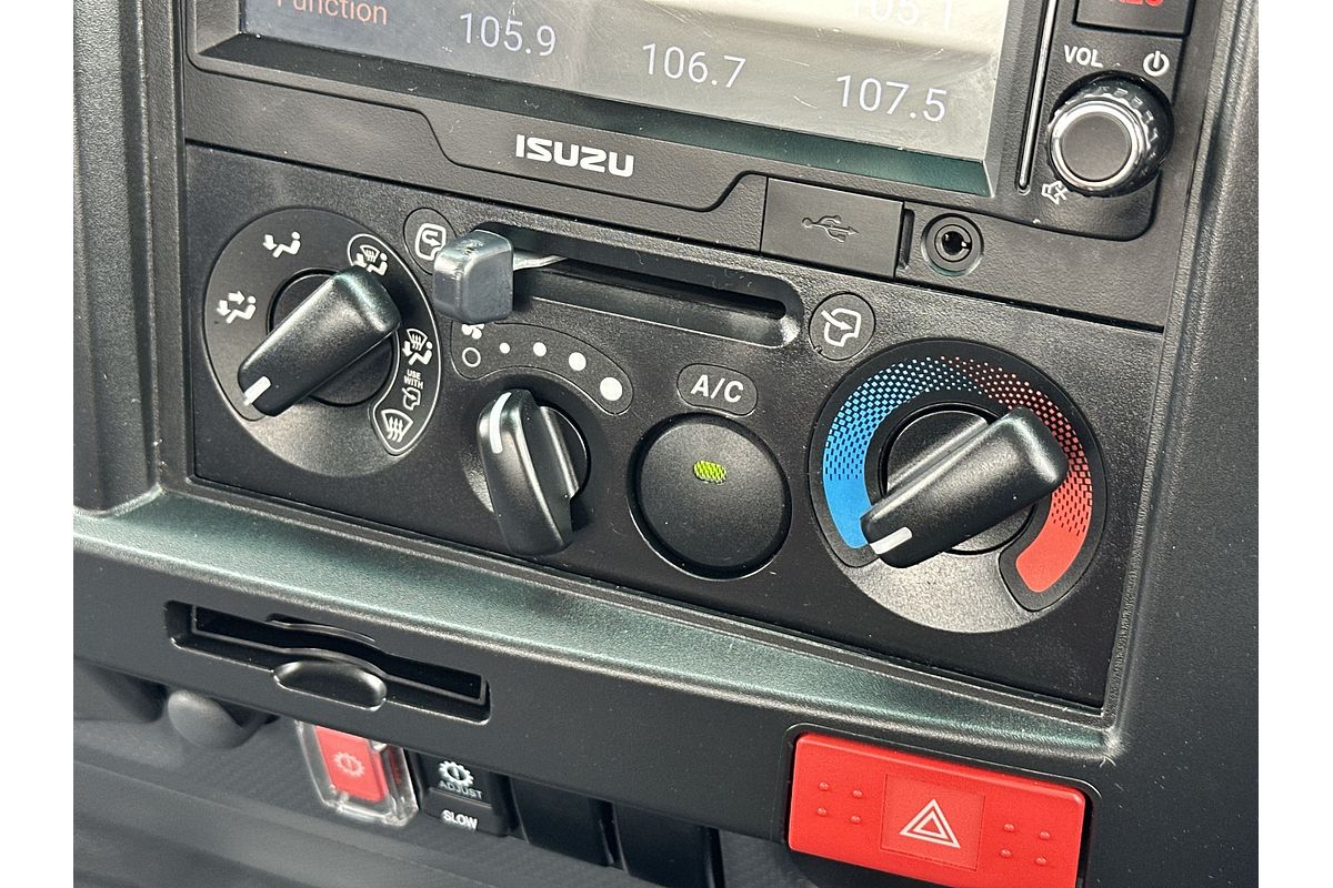 2023 Isuzu N Series NNR 45-150 Vanpack MWB