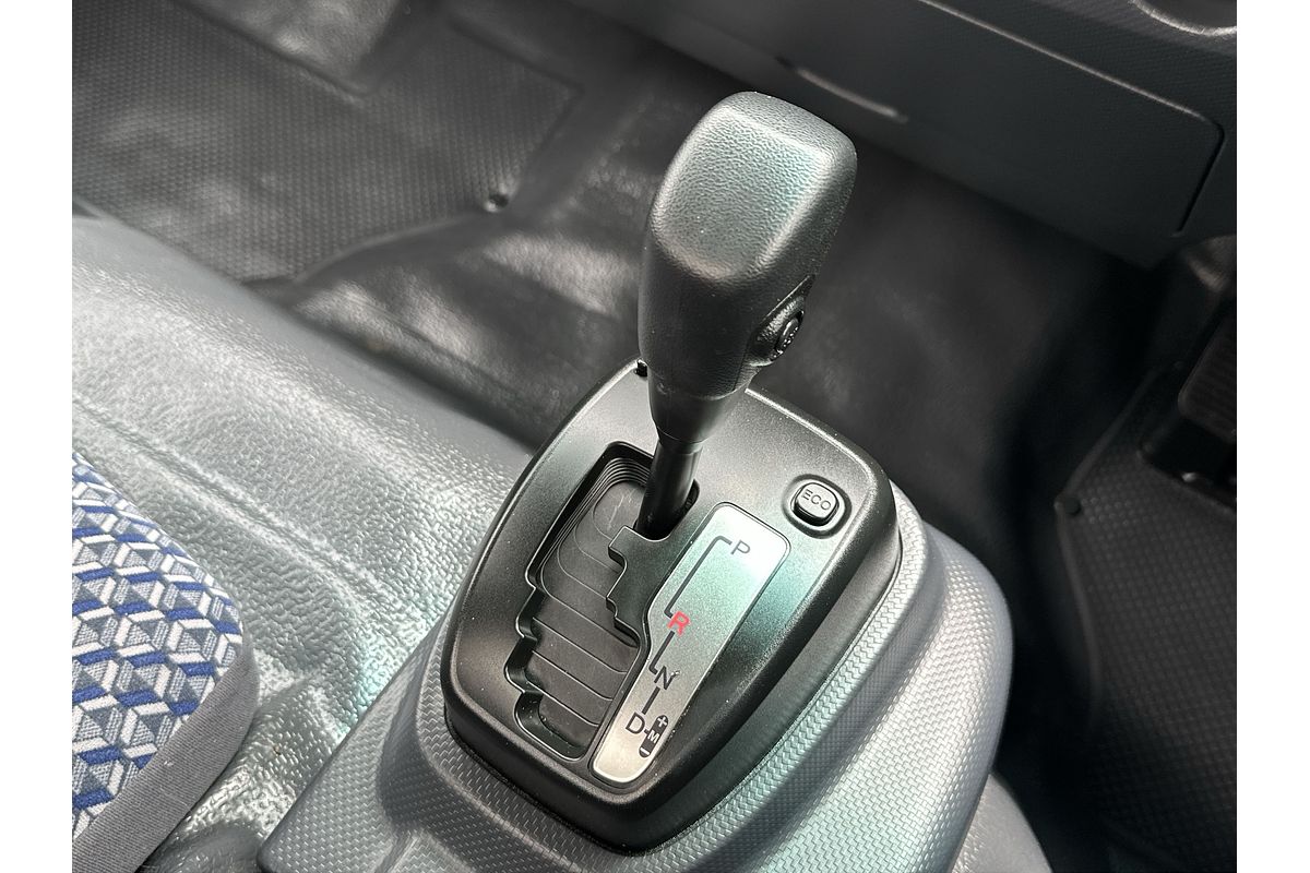 2023 Isuzu N Series NNR 45-150 Vanpack MWB