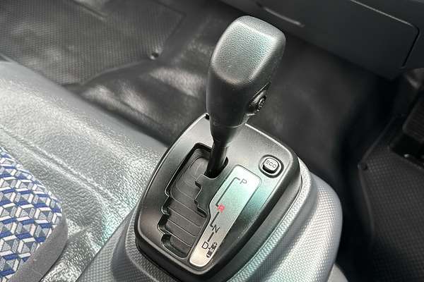 2023 Isuzu N Series NNR 45-150 Vanpack MWB