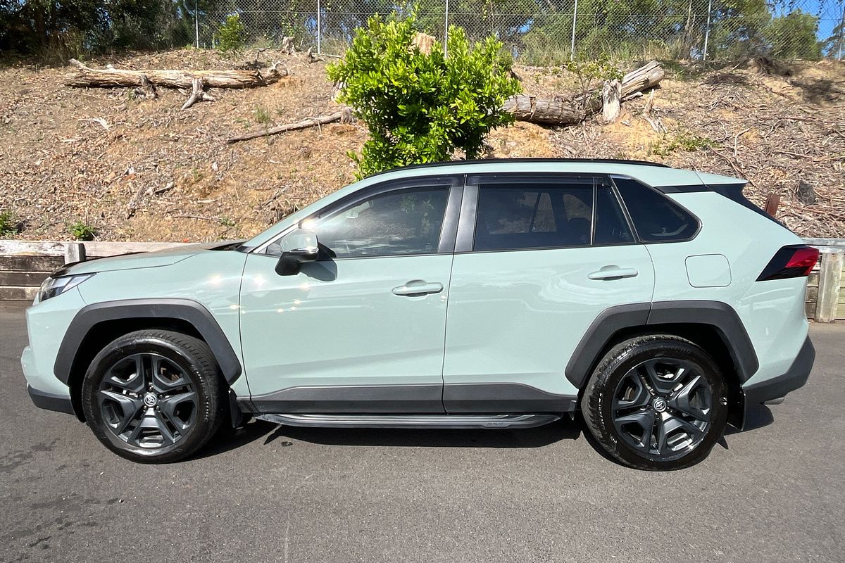 2024 Toyota RAV4 Edge AXAA54R