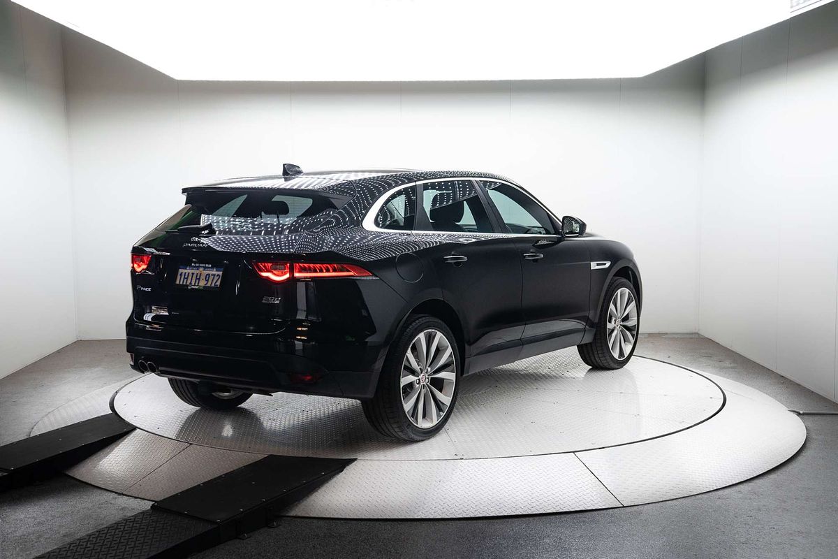 2016 Jaguar F-PACE 20d Prestige X761