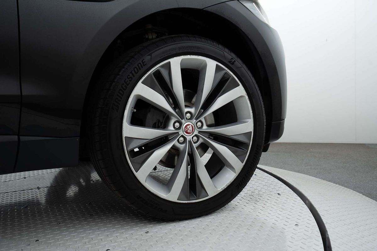 2016 Jaguar F-PACE 20d Prestige X761