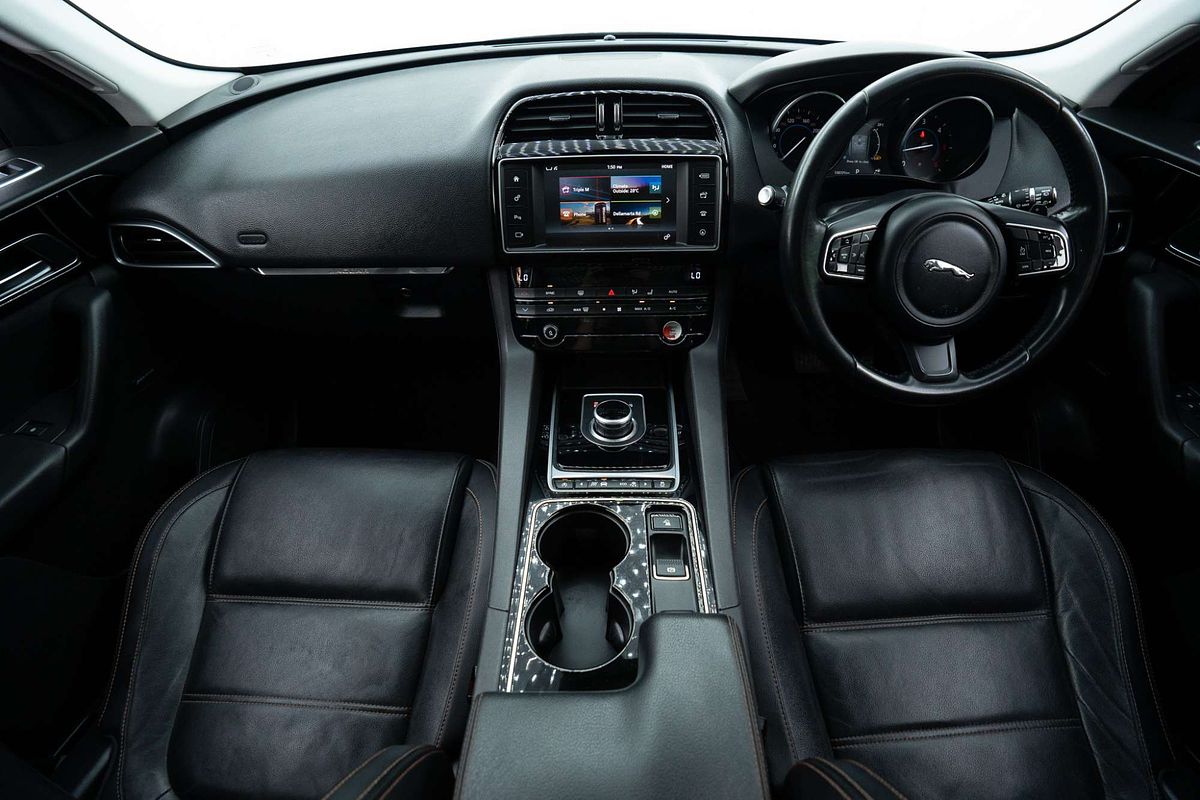 2016 Jaguar F-PACE 20d Prestige X761