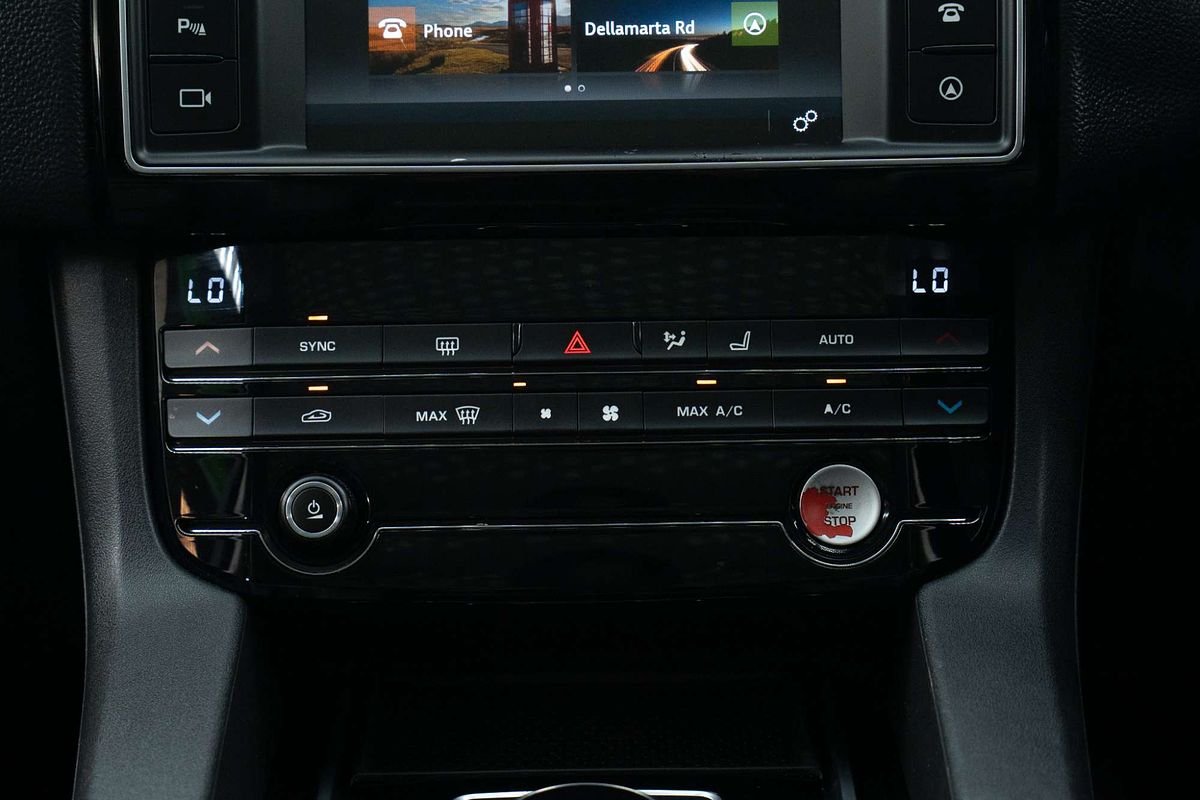 2016 Jaguar F-PACE 20d Prestige X761