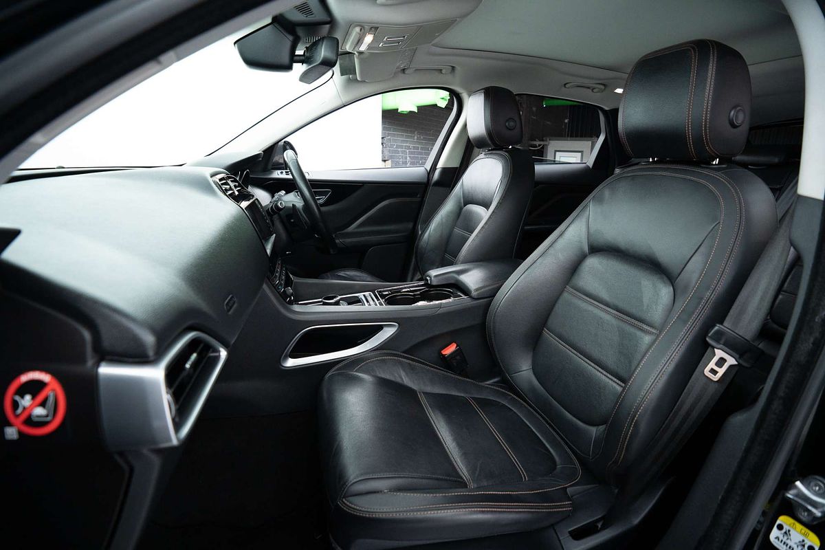2016 Jaguar F-PACE 20d Prestige X761