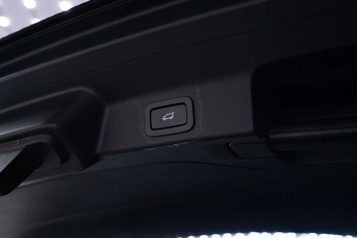 2016 Jaguar F-PACE 20d Prestige X761