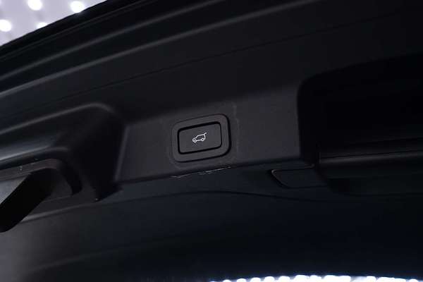 2016 Jaguar F-PACE 20d Prestige X761