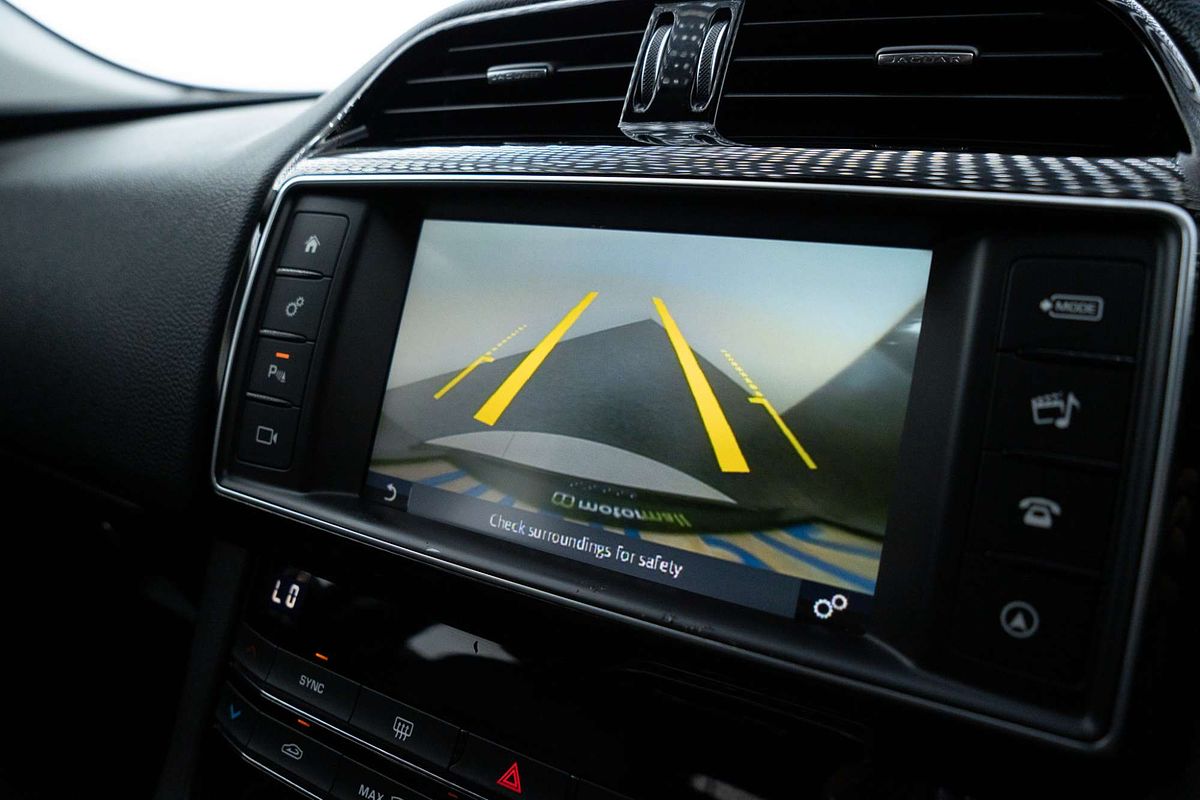 2016 Jaguar F-PACE 20d Prestige X761