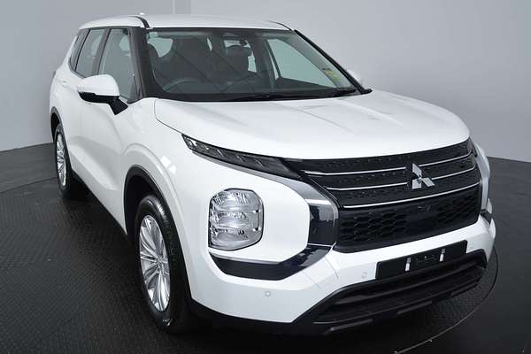 2025 Mitsubishi Outlander ES ZM