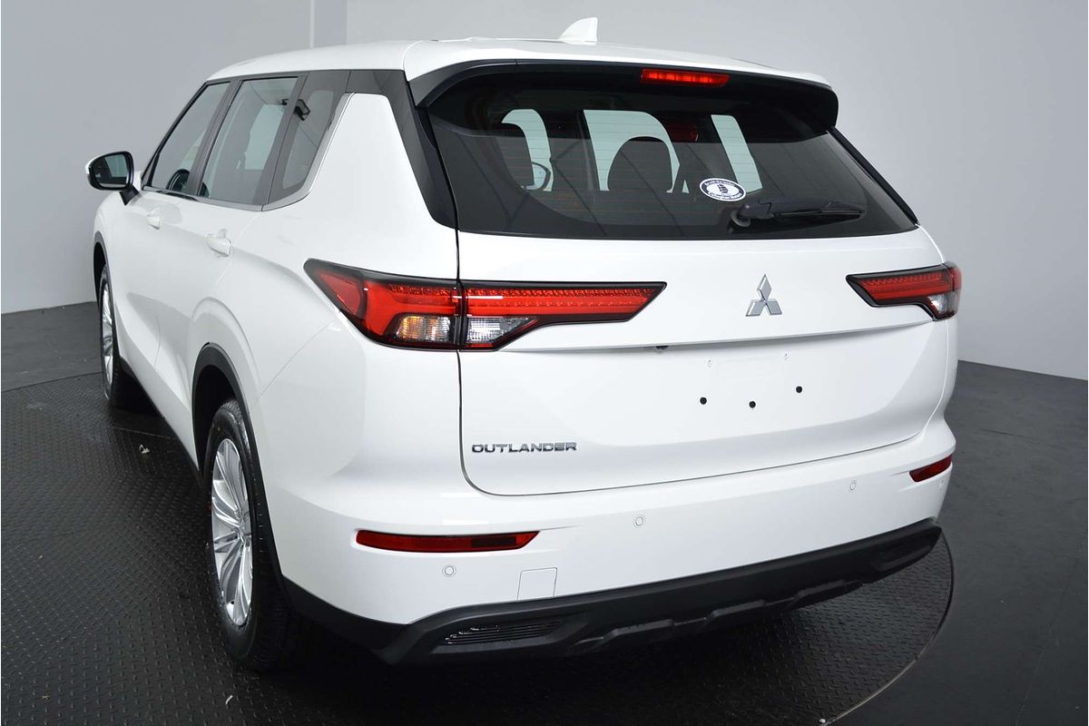 2025 Mitsubishi Outlander ES ZM