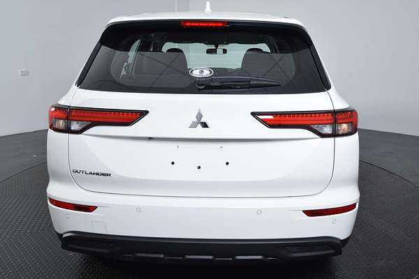 2025 Mitsubishi Outlander ES ZM