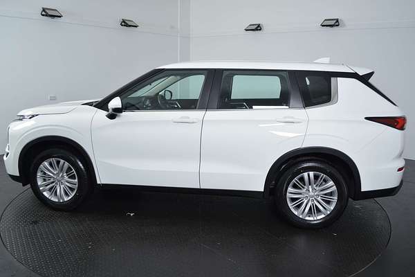 2025 Mitsubishi Outlander ES ZM