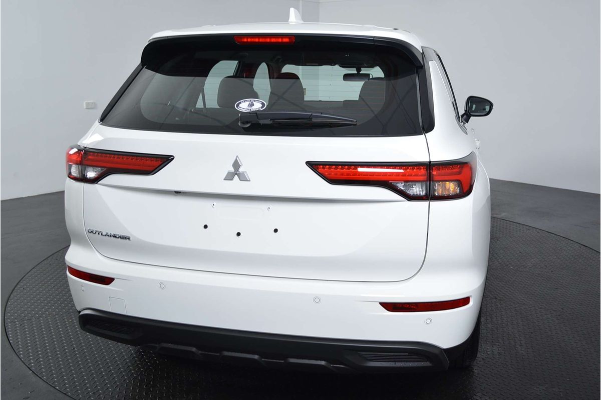 2025 Mitsubishi Outlander ES ZM
