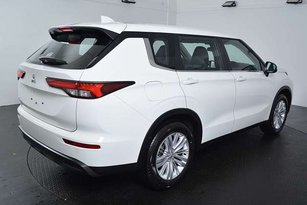 2025 Mitsubishi Outlander ES ZM