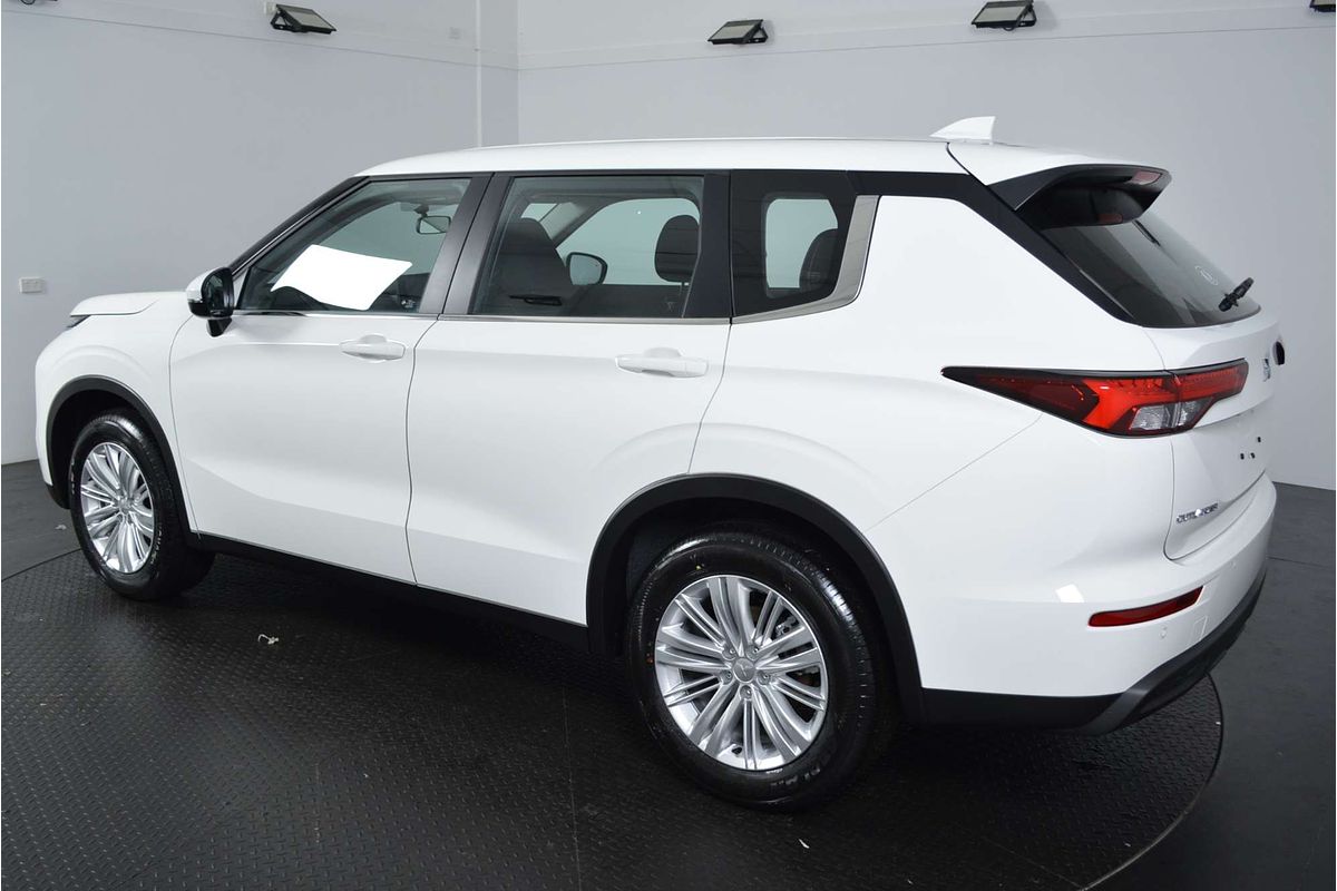 2025 Mitsubishi Outlander ES ZM