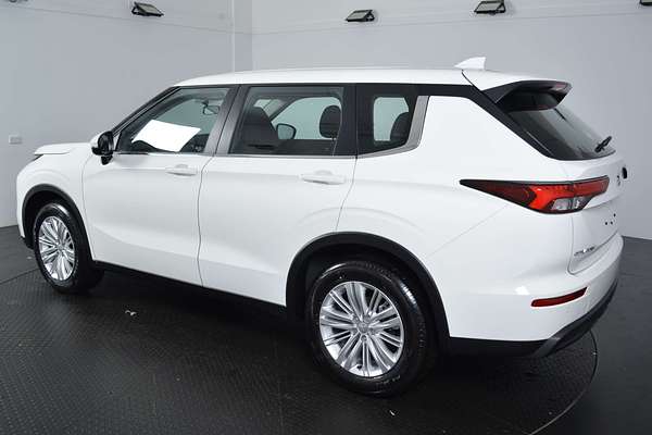 2025 Mitsubishi Outlander ES ZM