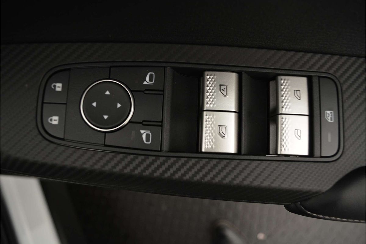 2025 Mitsubishi Outlander ES ZM