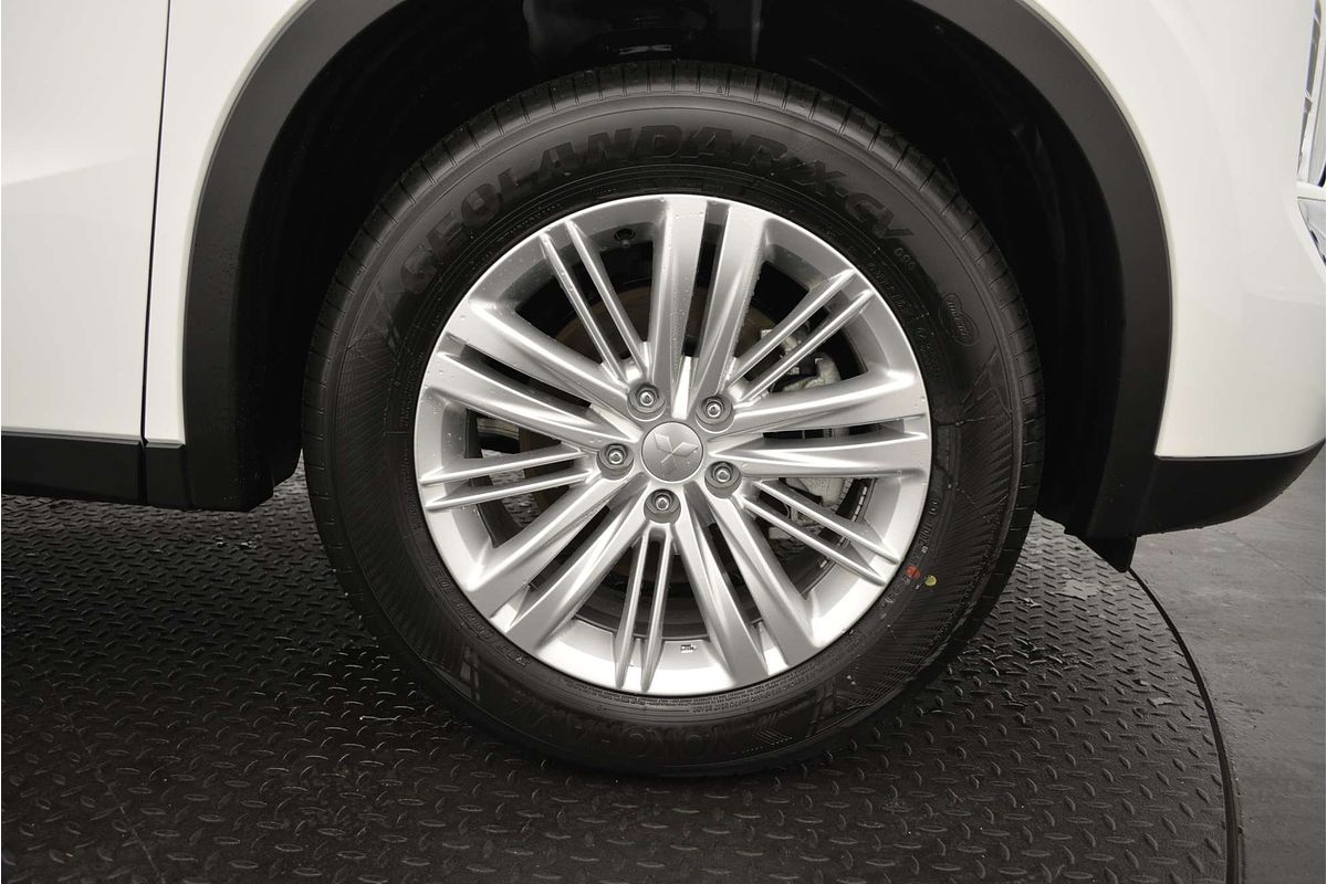 2025 Mitsubishi Outlander ES ZM