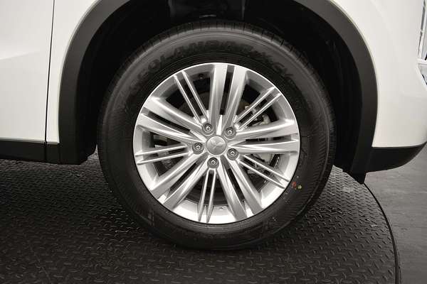 2025 Mitsubishi Outlander ES ZM