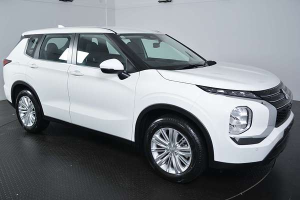 2025 Mitsubishi Outlander ES ZM