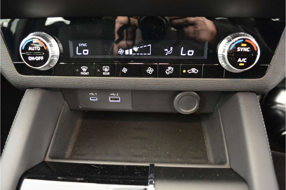 2025 Mitsubishi Outlander ES ZM